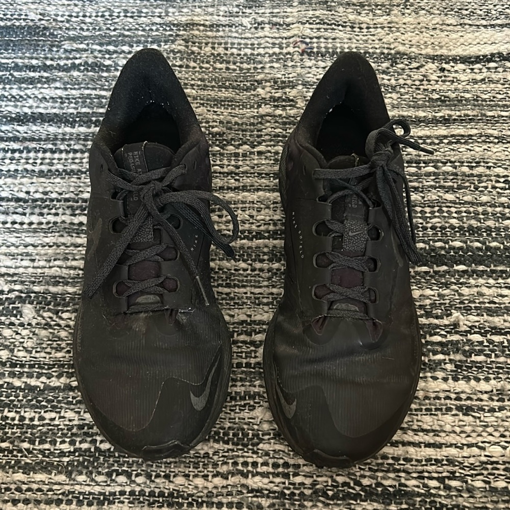 Nike Air Zoom Pegasus sneakers, size 9 womens